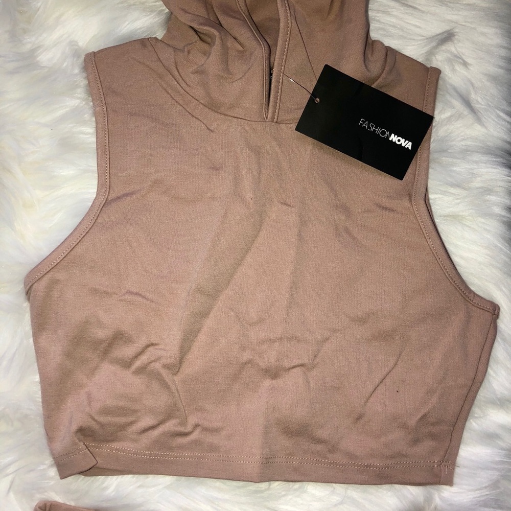 Fashion nova nude matching short set, NWT